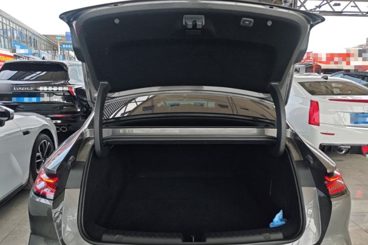 Used Geely Galaxy E8 2025 700 km Long-Range Intelligent Driving Version Trunk
