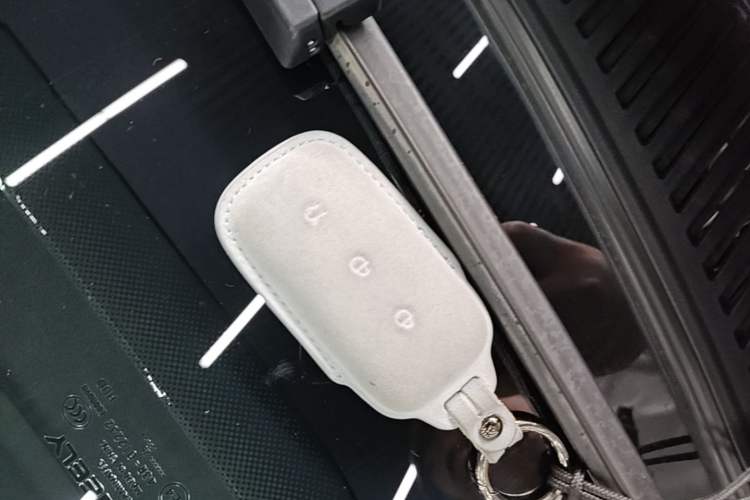 Used Geely Galaxy E8 2025 700 km Long-Range Intelligent Driving Version Vehicle Key