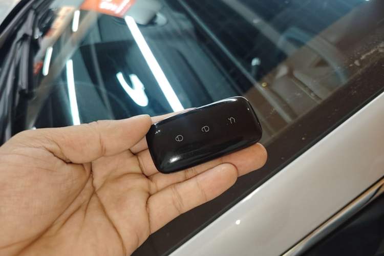 Used Geely Galaxy E8 2025 700 km Long-Range Intelligent Driving Version Vehicle Key