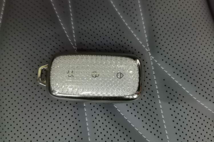 Used Geely Galaxy E8 2025 700 km Long-Range Intelligent Driving Version Vehicle Key