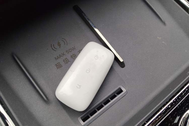 Used Geely Galaxy E8 2025 700 km Long-Range Intelligent Driving Version Vehicle Key