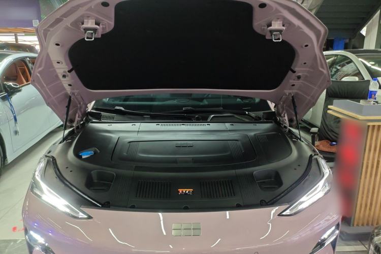 Used Geely Galaxy E8 2025 700 km Long-Range Intelligent Driving Version Engine Bay