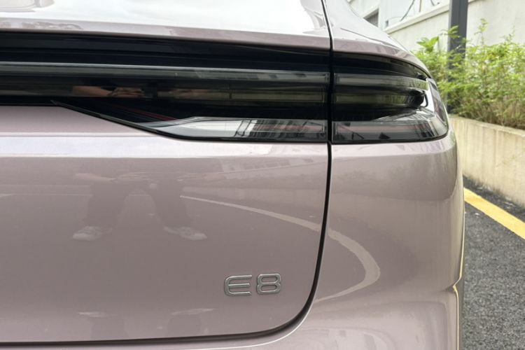 Used Geely Galaxy E8 2025 700 km Long-Range Intelligent Driving Version Exterior 5