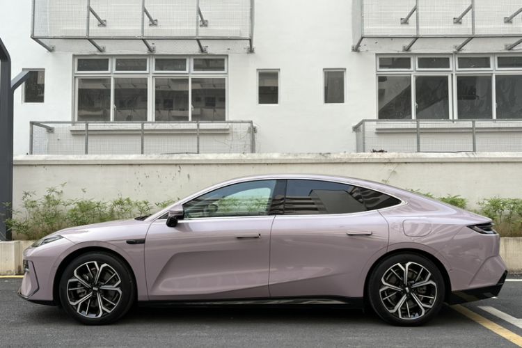Used Geely Galaxy E8 2025 700 km Long-Range Intelligent Driving Version Exterior 8