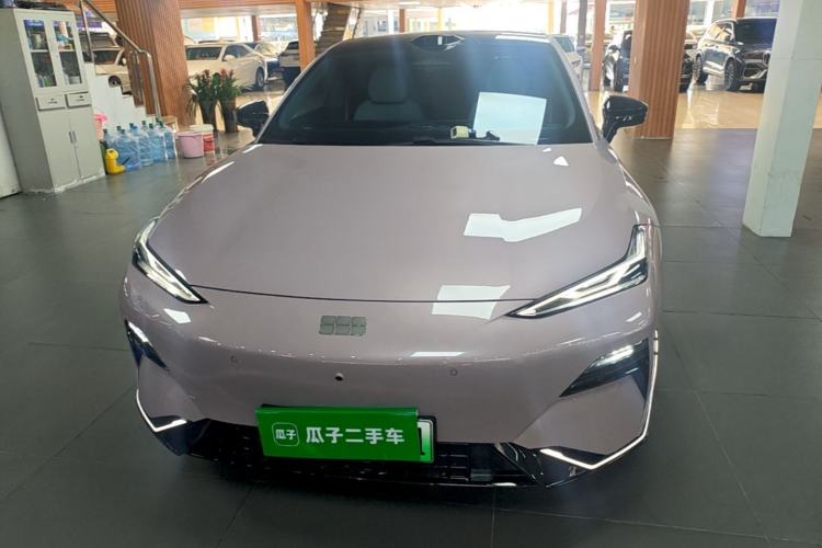 Used Geely Galaxy E8 2025 620 km All-Wheel Drive Starship LiDAR-Enabled Intelligent Driving Version Front