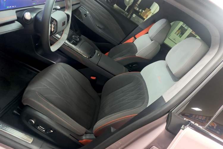 Used Geely Galaxy E8 2025 620 km All-Wheel Drive Starship LiDAR-Enabled Intelligent Driving Version Left Front Seat