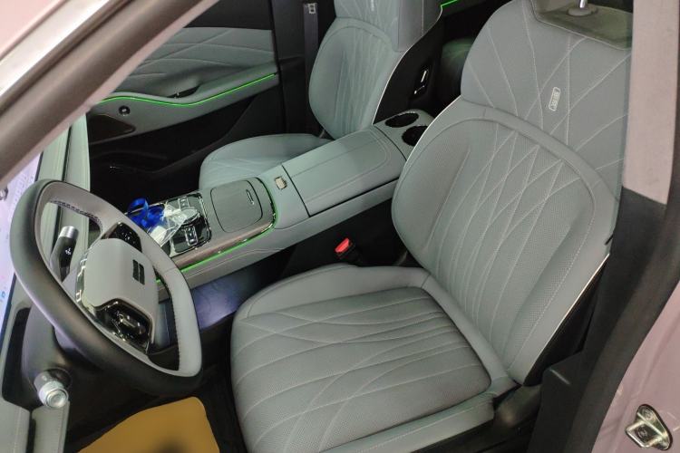 Used Geely Galaxy E8 2025 700 km Long-Range Intelligent Driving Version Left Front Seat