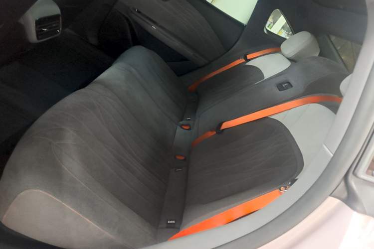 Used Geely Galaxy E8 2025 620 km All-Wheel Drive Starship LiDAR-Enabled Intelligent Driving Version Left Rear Seat