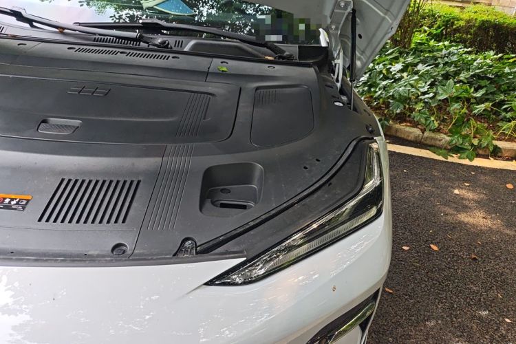 Used Geely Galaxy E8 2025 Model—610km Prestige Version Engine Bay Left