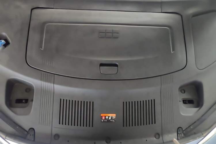 Used Geely Galaxy E8 2025 620 km All-Wheel Drive Starship LiDAR-Enabled Intelligent Driving Version Engine Bay