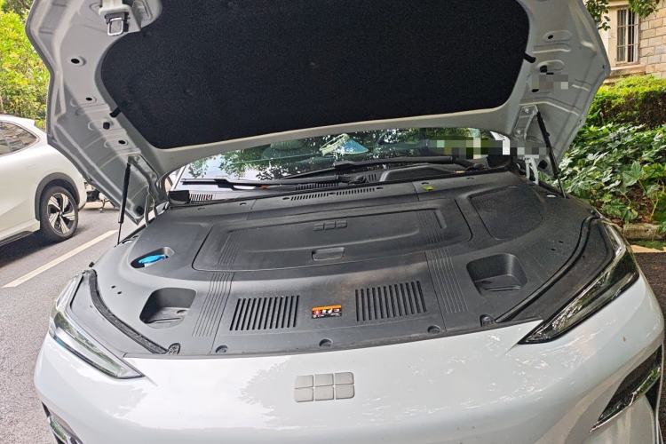 Used Geely Galaxy E8 2025 Model—610km Prestige Version Engine Bay