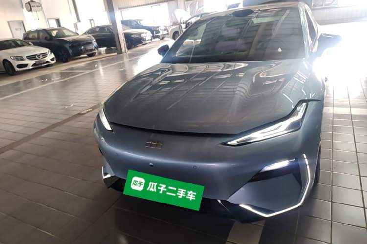 Used Geely Galaxy E8 2025 620 km All-Wheel Drive Starship LiDAR-Enabled Intelligent Driving Version Front