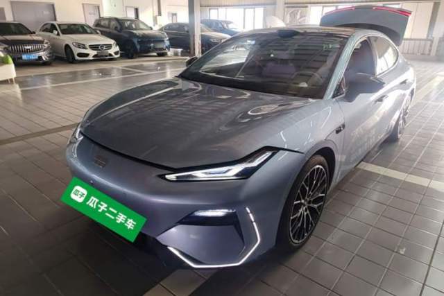 Used Geely Galaxy E8 2025 620 km All-Wheel Drive Starship LiDAR-Enabled Intelligent Driving Version