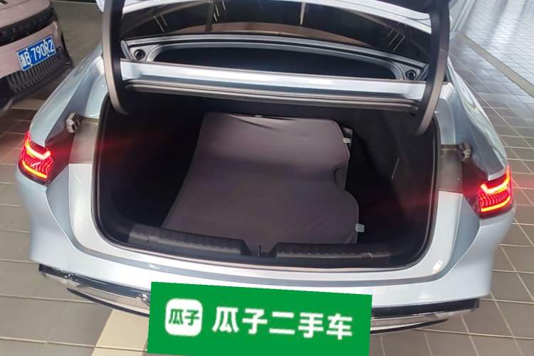 Used Geely Galaxy E8 2025 620 km All-Wheel Drive Starship LiDAR-Enabled Intelligent Driving Version Trunk