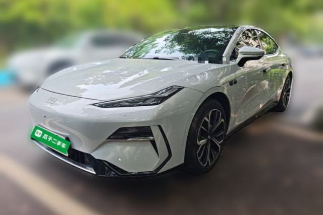 Used Geely Galaxy E8 2025 Model—610km Prestige Version