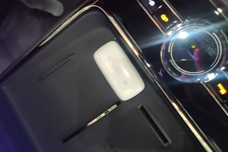 Used Geely Galaxy E8 2025 620 km All-Wheel Drive Starship LiDAR-Enabled Intelligent Driving Version Vehicle Key