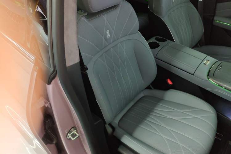 Used Geely Galaxy E8 2025 700 km Long-Range Intelligent Driving Version Right Front Seat
