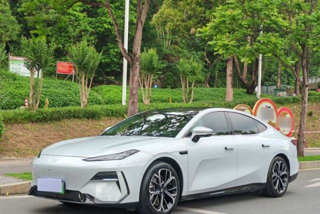 Used Geely Galaxy E8 2025 700 km Long-Range Intelligent Driving Version