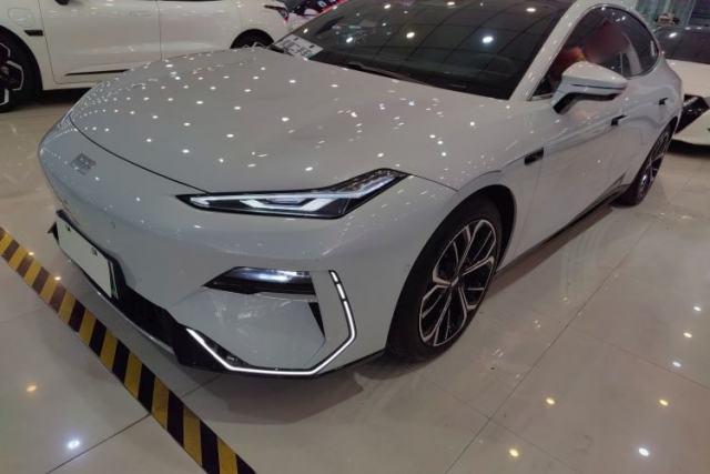 Used Geely Galaxy E8 2025 700 km Long-Range Intelligent Driving Version