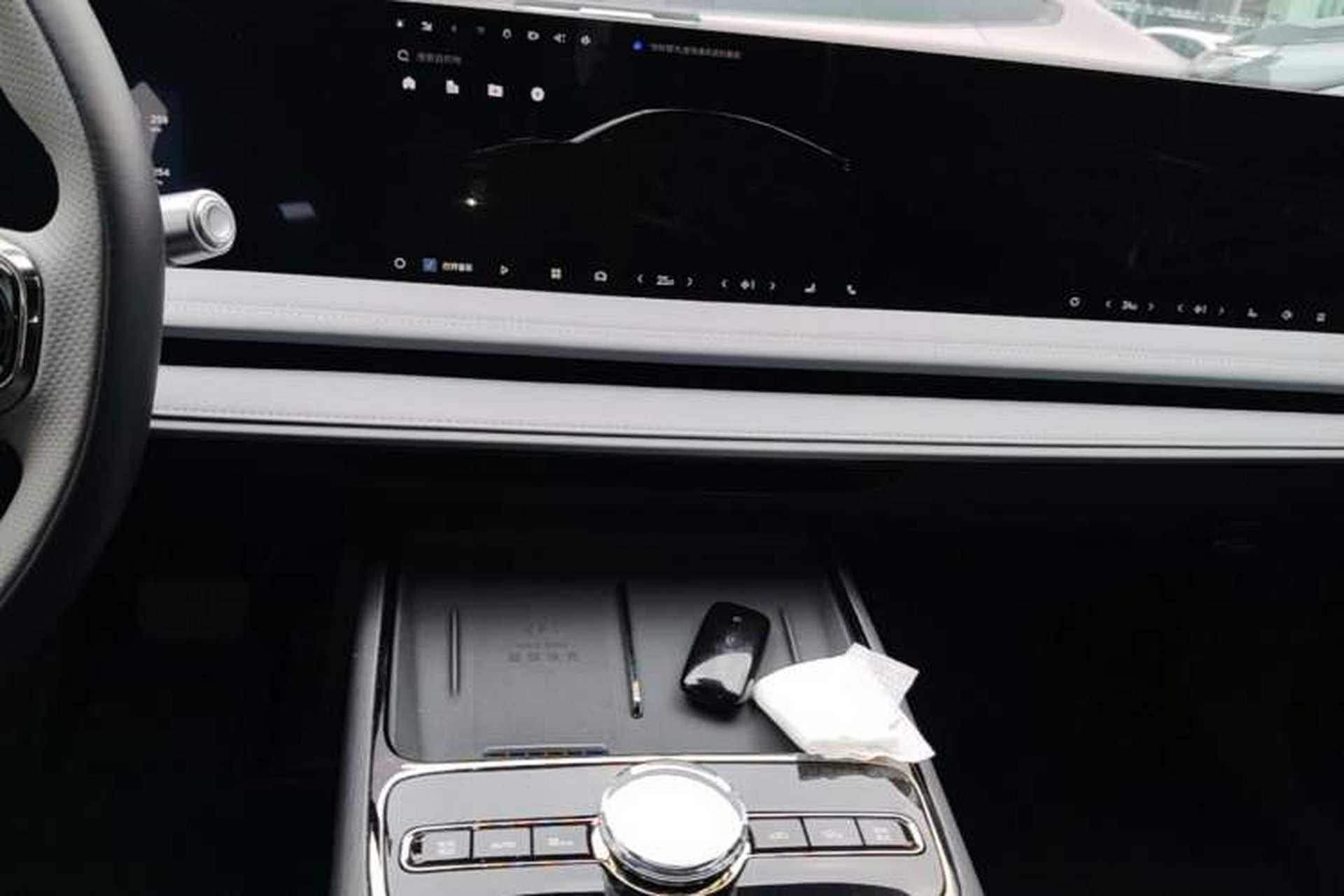 Used Geely Galaxy E8 2025 700 km Long-Range Intelligent Driving Version Audio And AC Panel