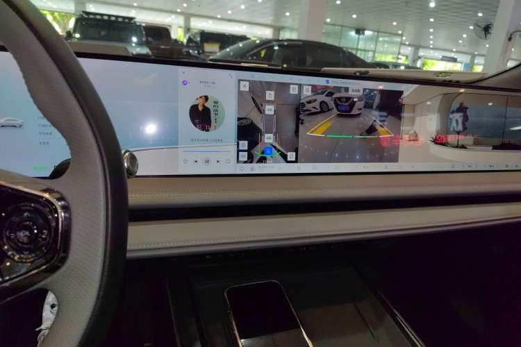 Used Geely Galaxy E8 2025 700 km Long-Range Intelligent Driving Version Audio And AC Panel