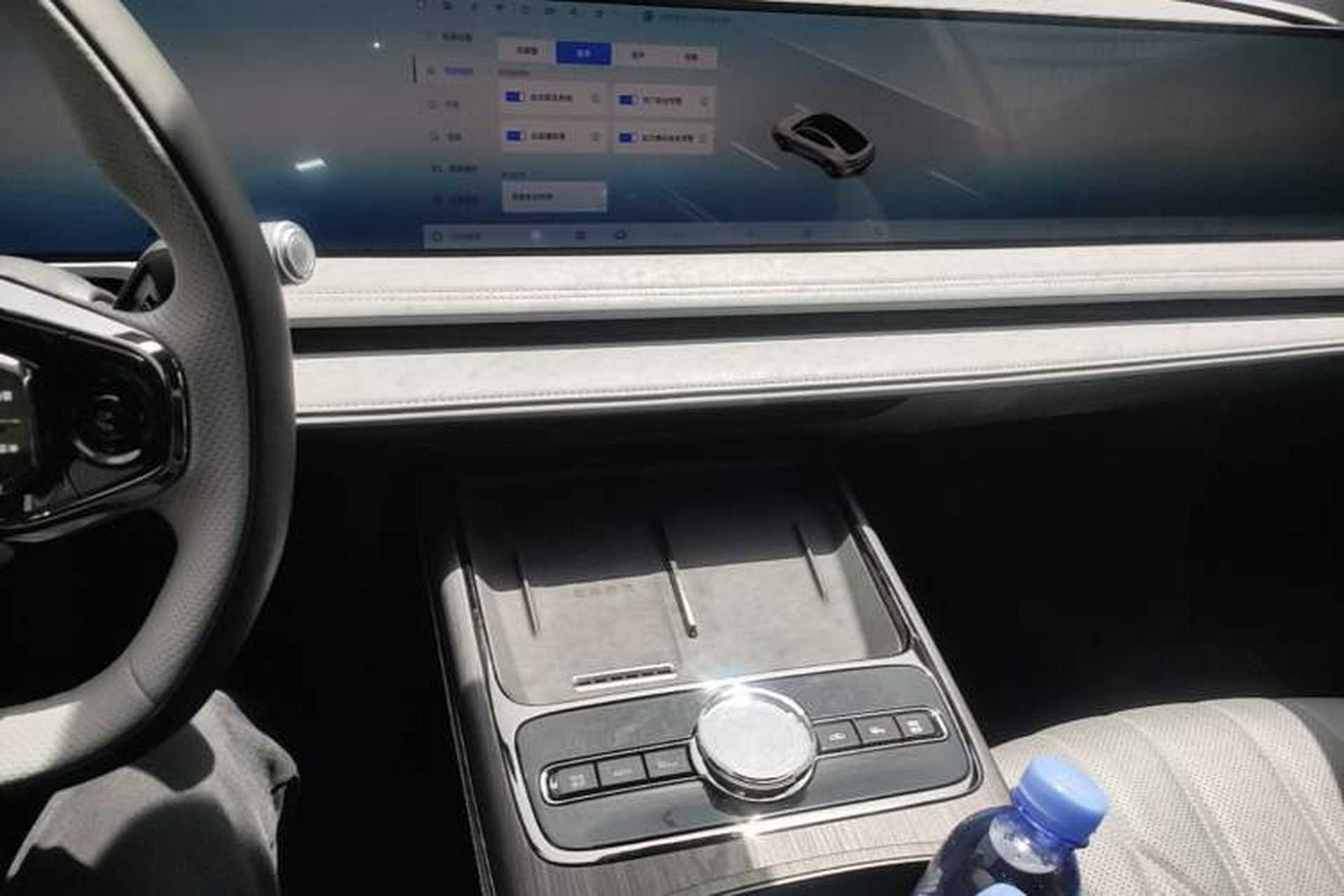Used Geely Galaxy E8 2025 700 km Long-Range Intelligent Driving Version Audio And AC Panel