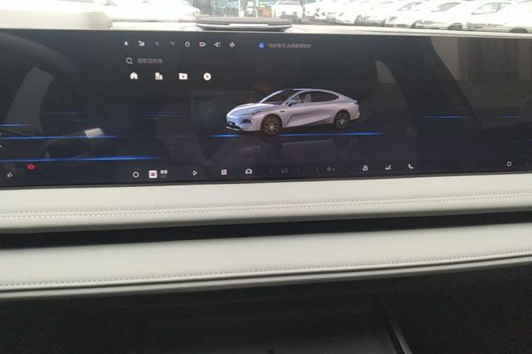 Used Geely Galaxy E8 2025 700 km Long-Range Intelligent Driving Version Audio And AC Panel