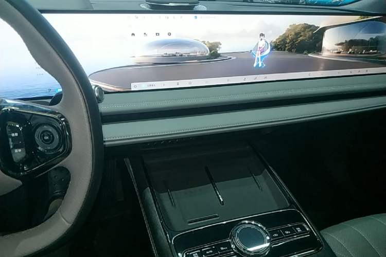 Used Geely Galaxy E8 2025 700 km Long-Range Intelligent Driving Version Audio And AC Panel