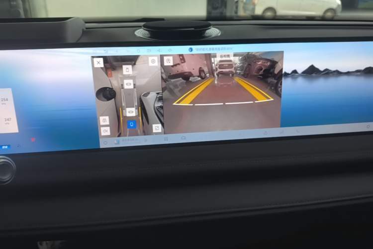 Used Geely Galaxy E8 2025 700 km Long-Range Intelligent Driving Version Audio And AC Panel