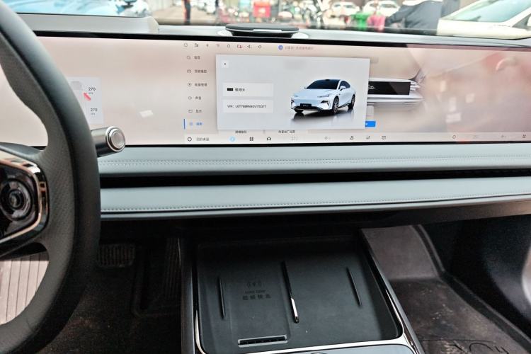 Used Geely Galaxy E8 2025 700 km Long-Range Intelligent Driving Version Audio And AC Panel