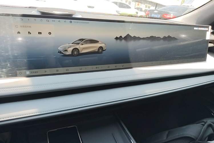 Used Geely Galaxy E8 2025 700 km Long-Range Intelligent Driving Version Audio And AC Panel
