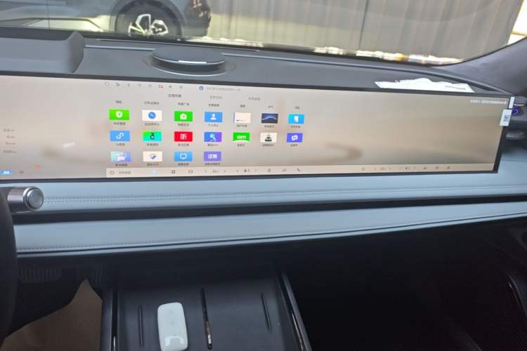 Used Geely Galaxy E8 2025 700 km Long-Range Intelligent Driving Version Audio And AC Panel