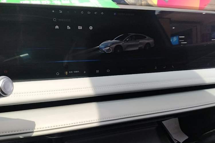 Used Geely Galaxy E8 2025 700 km Long-Range Intelligent Driving Version Audio And AC Panel