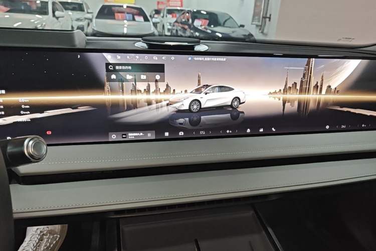 Used Geely Galaxy E8 2025 700 km Long-Range Intelligent Driving Version Audio And AC Panel