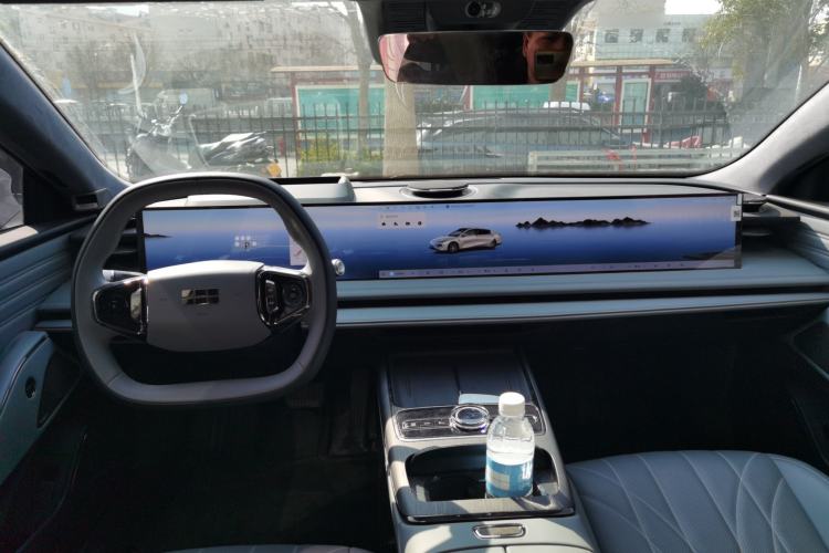 Used Geely Galaxy E8 2025 700 km Long-Range Intelligent Driving Version Center Console