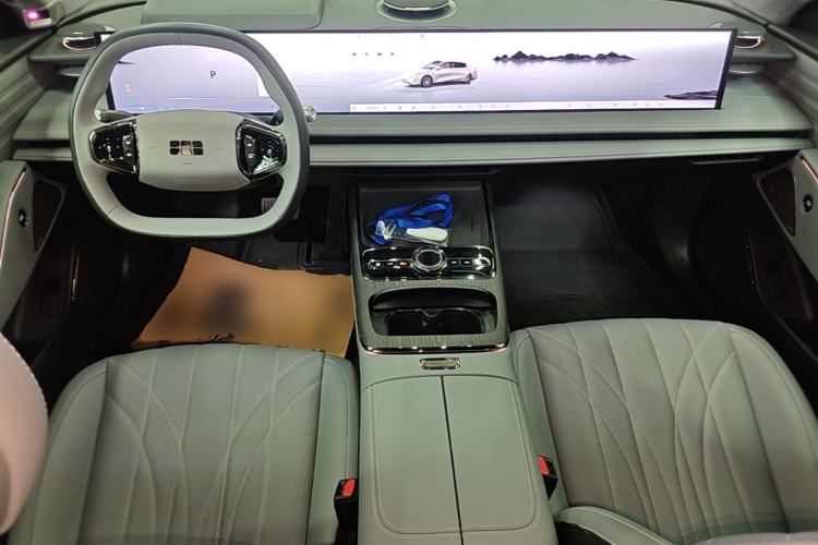 Used Geely Galaxy E8 2025 700 km Long-Range Intelligent Driving Version Center Console