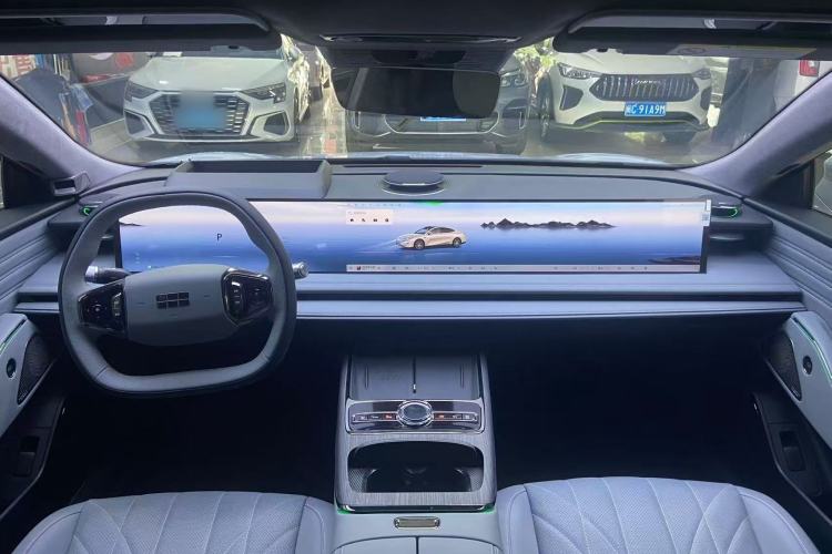 Used Geely Galaxy E8 2025 700 km Long-Range Intelligent Driving Version Center Console