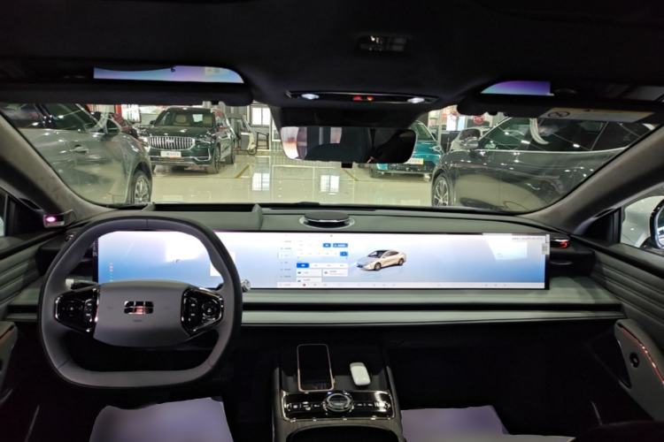 Used Geely Galaxy E8 2025 700 km Long-Range Intelligent Driving Version Center Console