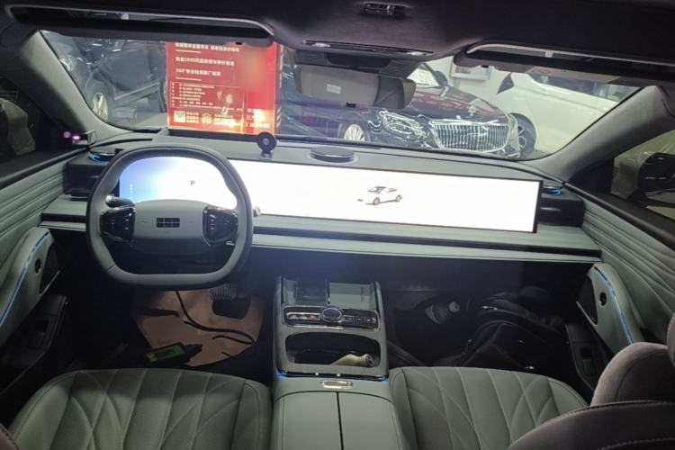 Used Geely Galaxy E8 2025 700 km Long-Range Intelligent Driving Version Center Console