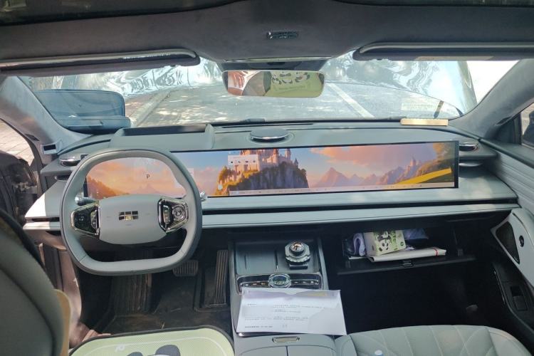 Used Geely Galaxy E8 2025 Model—610km Exploration+ Version Center Console