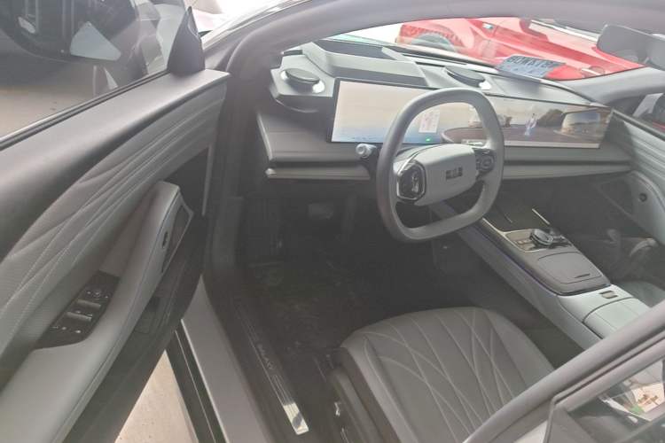 Used Geely Galaxy E8 2025 700 km Long-Range Intelligent Driving Version Driver Seat
