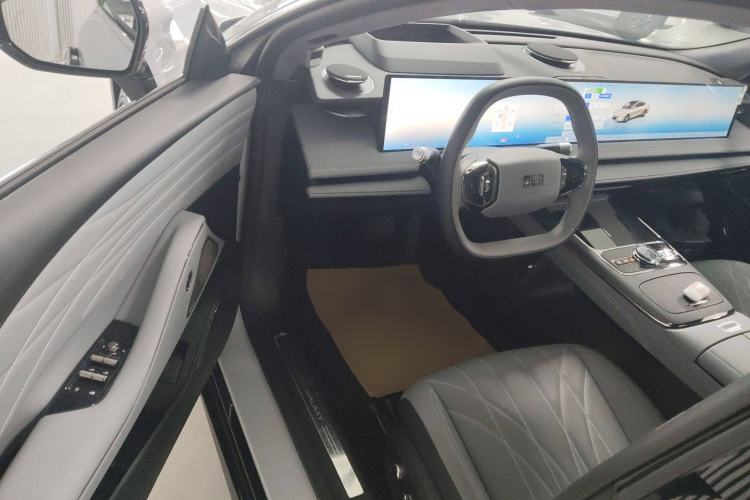 Used Geely Galaxy E8 2025 700 km Long-Range Intelligent Driving Version Driver Seat