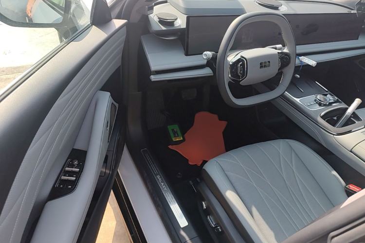 Used Geely Galaxy E8 2025 700 km Long-Range Intelligent Driving Version Driver Seat