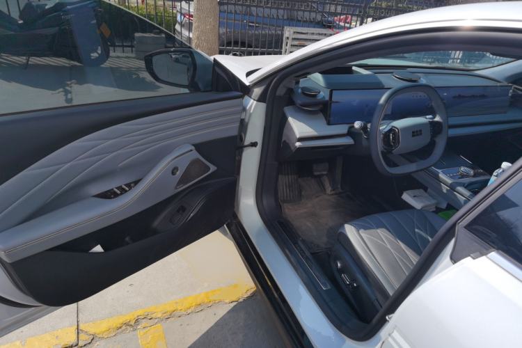 Used Geely Galaxy E8 2025 700 km Long-Range Intelligent Driving Version Driver Seat
