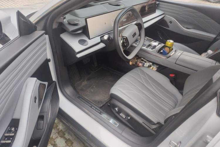 Used Geely Galaxy E8 2025 700 km Long-Range Intelligent Driving Version Driver Seat