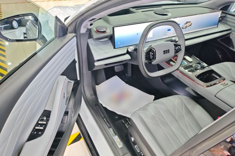 Used Geely Galaxy E8 2025 700 km Long-Range Intelligent Driving Version Driver Seat