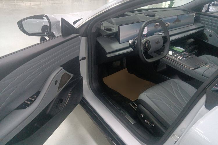 Used Geely Galaxy E8 2025 700 km Long-Range Intelligent Driving Version Driver Seat