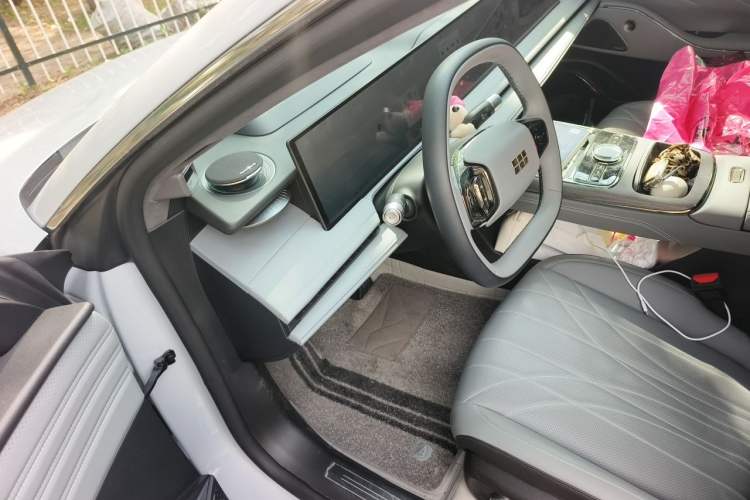 Used Geely Galaxy E8 2025 700 km Long-Range Intelligent Driving Version Driver Seat