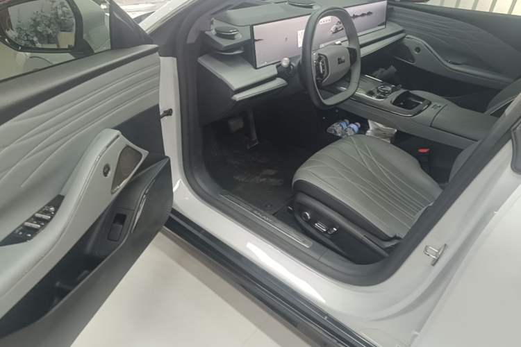 Used Geely Galaxy E8 2025 Model—610km Exploration+ Version Driver Seat