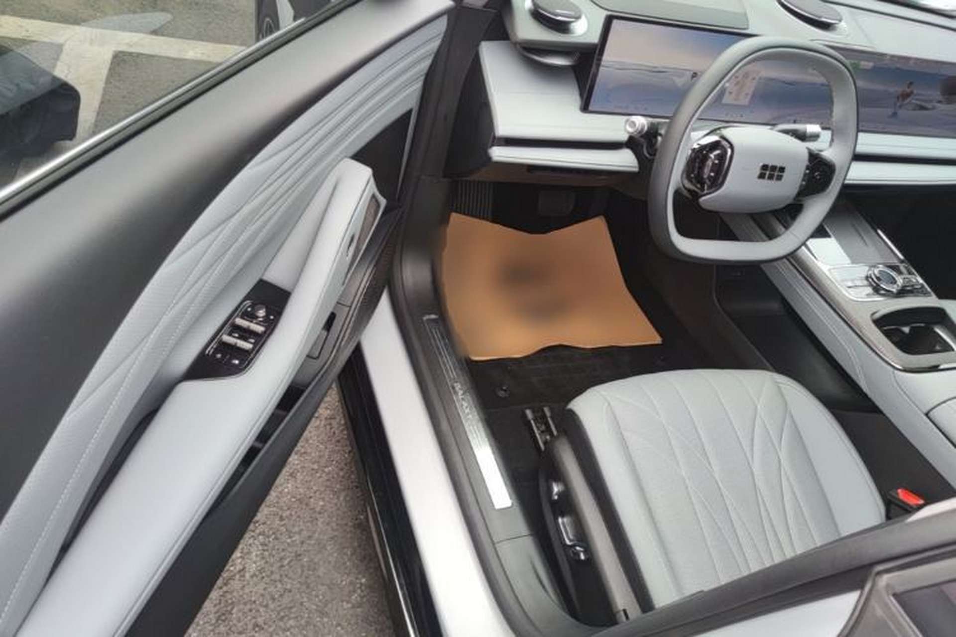 Used Geely Galaxy E8 2025 700 km Long-Range Intelligent Driving Version Driver Seat